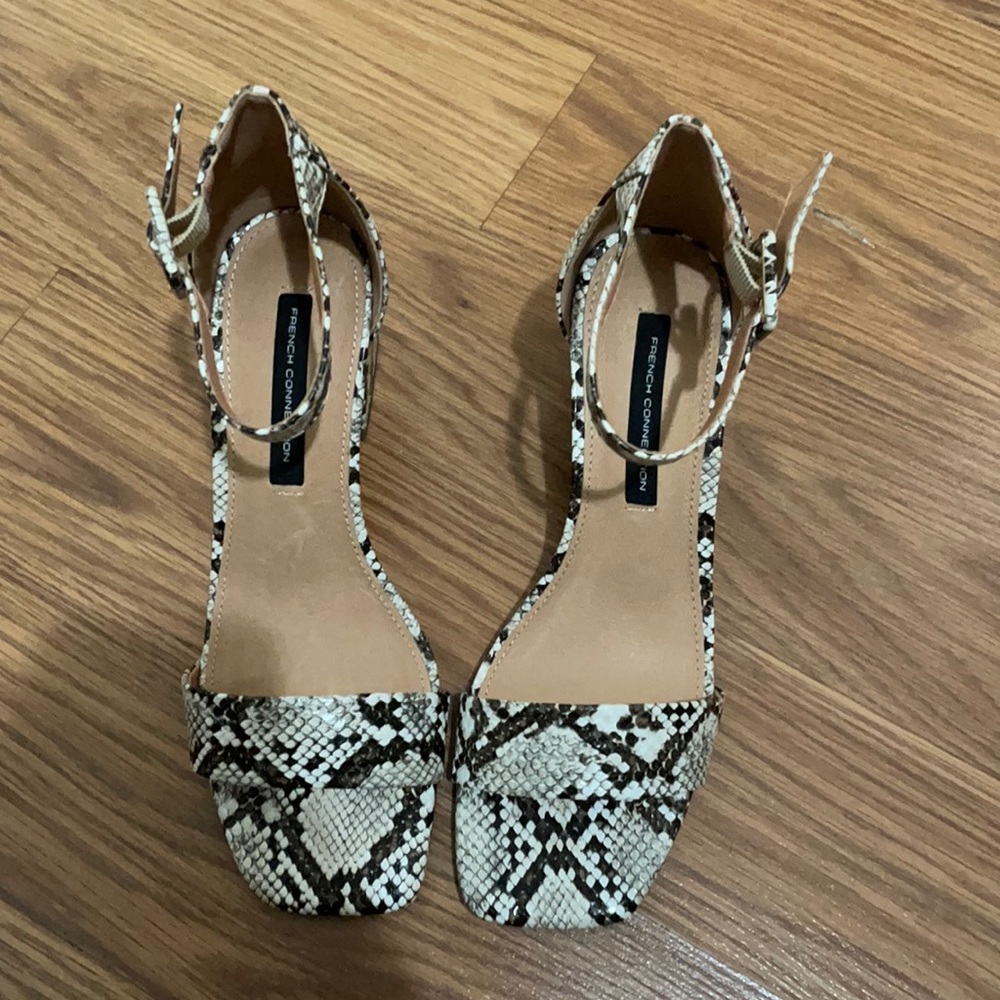 French connection sandals NWOT. Size 7.5